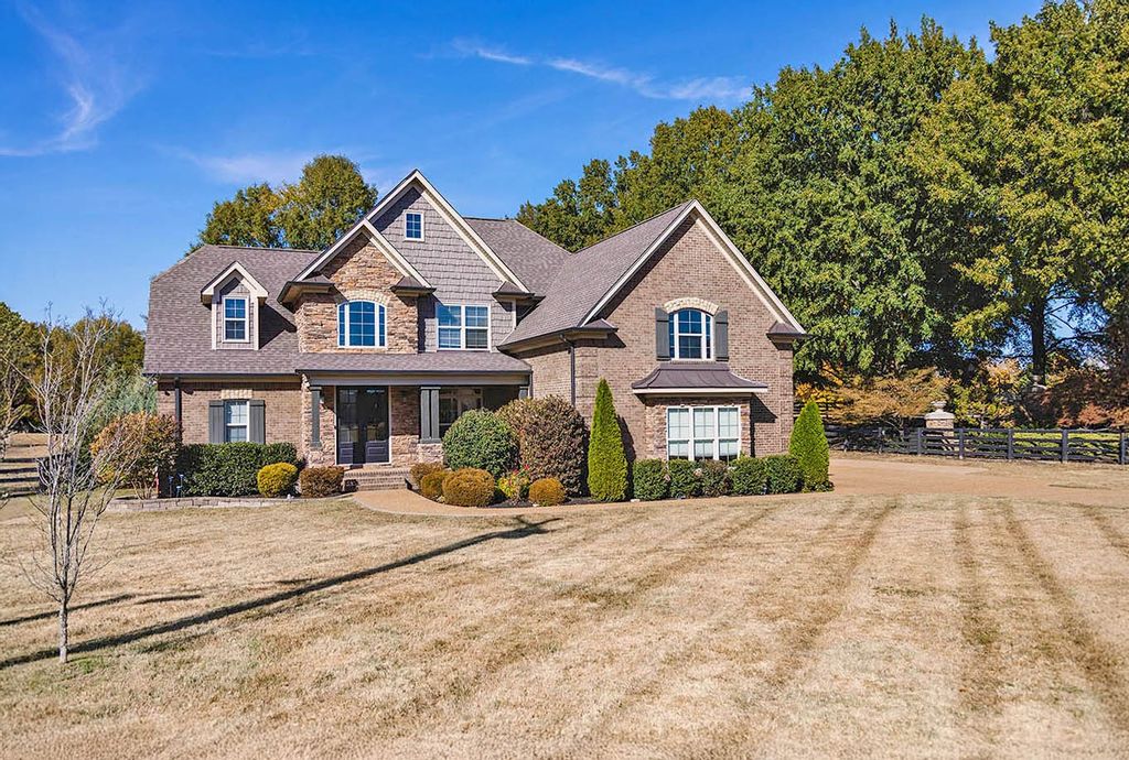 155 Cherokee Dock Rd, Lebanon, TN 37087