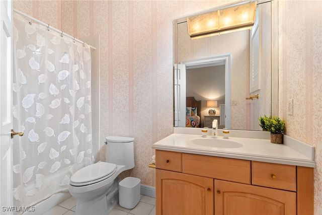 709 Jamestown LN, Naples, FL 34108