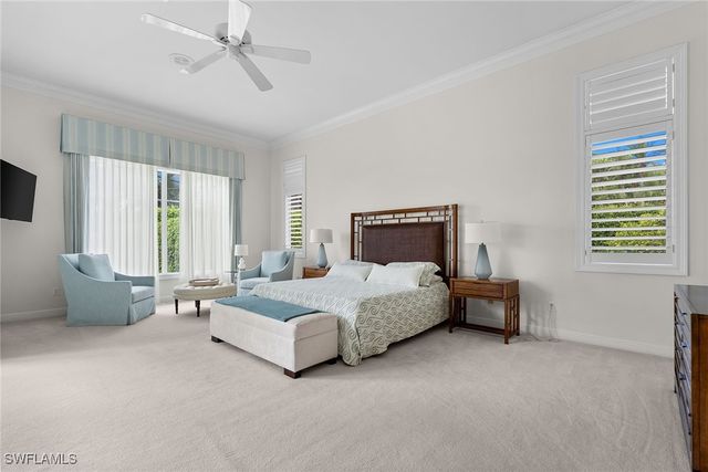 709 Jamestown LN, Naples, FL 34108