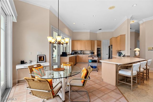 709 Jamestown LN, Naples, FL 34108