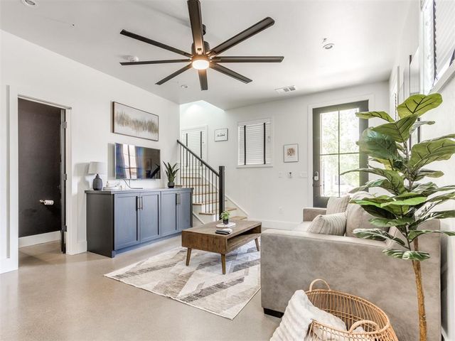 927 Pedalers Lane, Oklahoma City, OK 73108