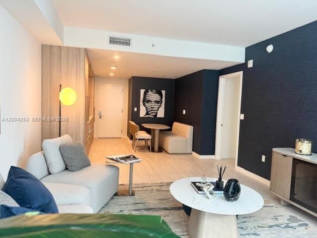 77 SE 5th St 1508, Miami, FL 33131