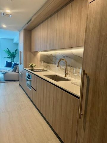 77 SE 5th St 1508, Miami, FL 33131