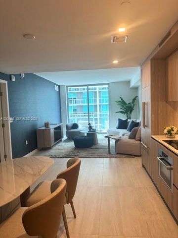 77 SE 5th St 1508, Miami, FL 33131