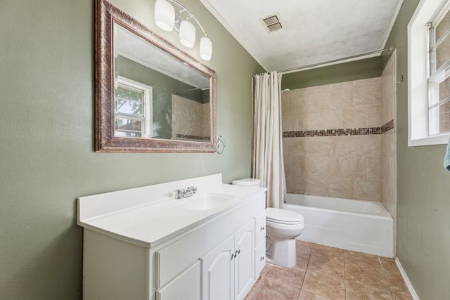 107 Sequoia Drive, Palestine, TX 75803