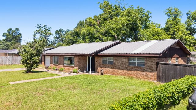107 Sequoia Drive, Palestine, TX 75803