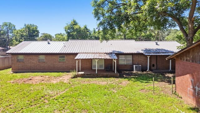 107 Sequoia Drive, Palestine, TX 75803