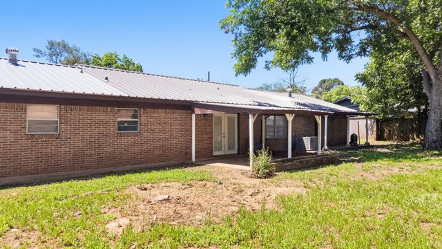 107 Sequoia Drive, Palestine, TX 75803