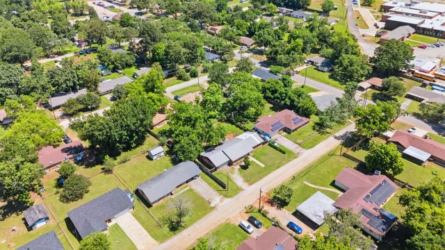107 Sequoia Drive, Palestine, TX 75803
