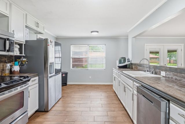 107 Sequoia Drive, Palestine, TX 75803