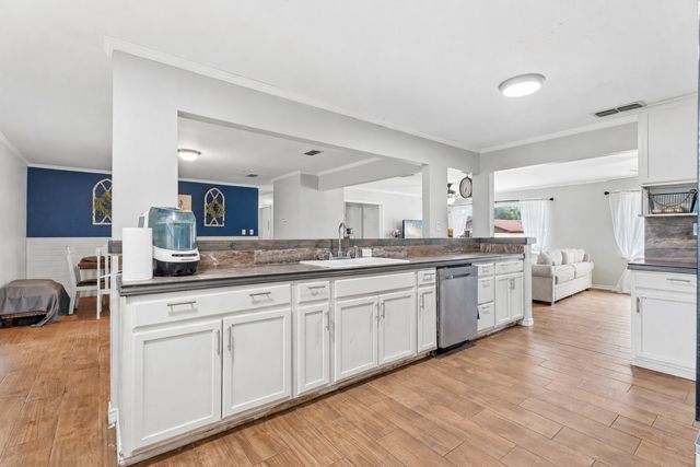 107 Sequoia Drive, Palestine, TX 75803