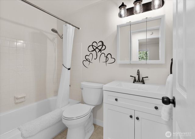 8512 NE 136th Street, Kirkland, WA 98034