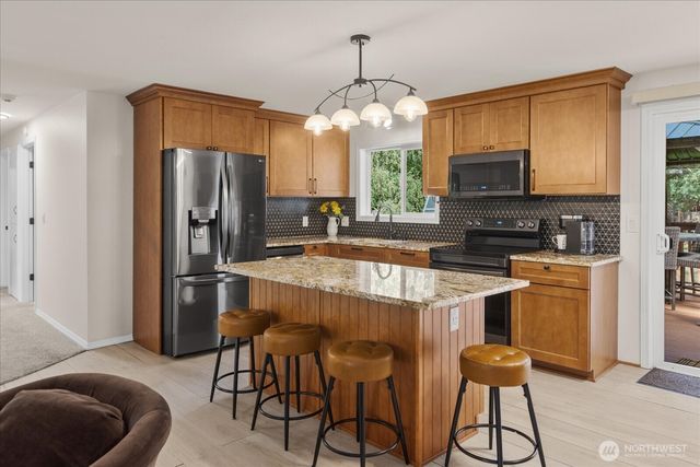 8512 NE 136th Street, Kirkland, WA 98034