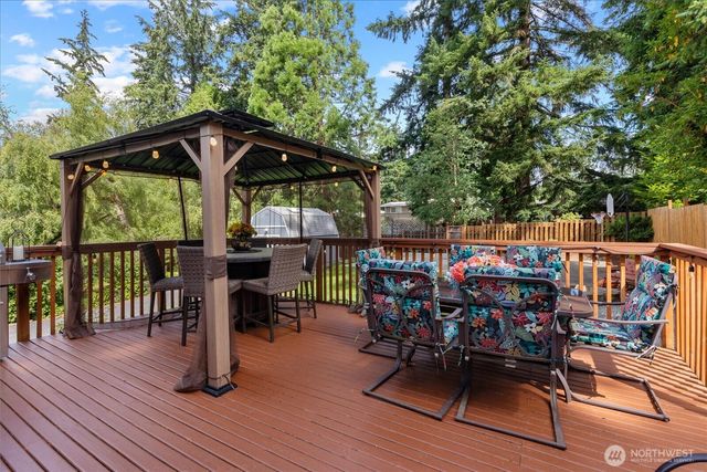 8512 NE 136th Street, Kirkland, WA 98034