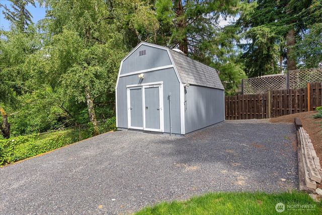 8512 NE 136th Street, Kirkland, WA 98034