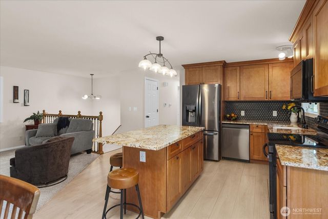 8512 NE 136th Street, Kirkland, WA 98034
