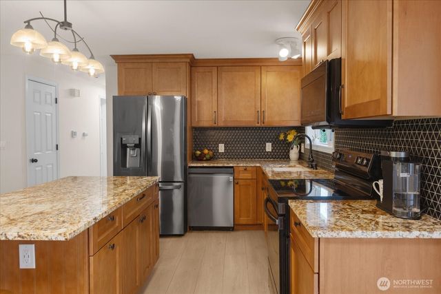 8512 NE 136th Street, Kirkland, WA 98034