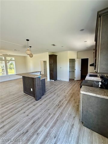4660 43rd AVE NE, Naples, FL 34120