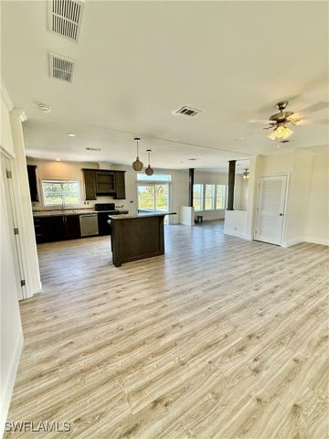 4660 43rd AVE NE, Naples, FL 34120