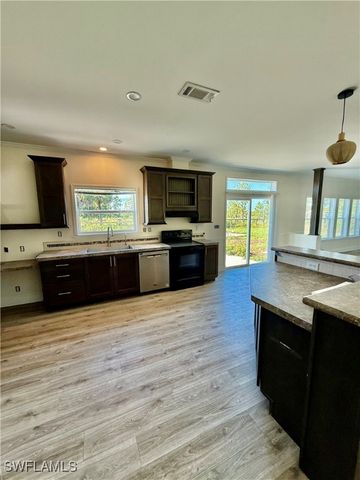 4660 43rd AVE NE, Naples, FL 34120
