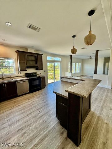 4660 43rd AVE NE, Naples, FL 34120