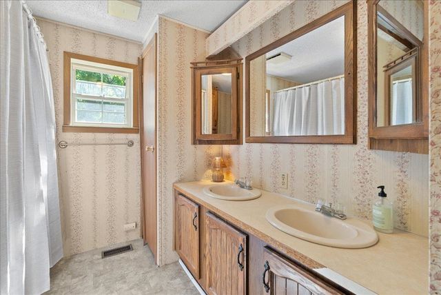 2460 Clairmont Drive, Owosso Twp, MI 48867