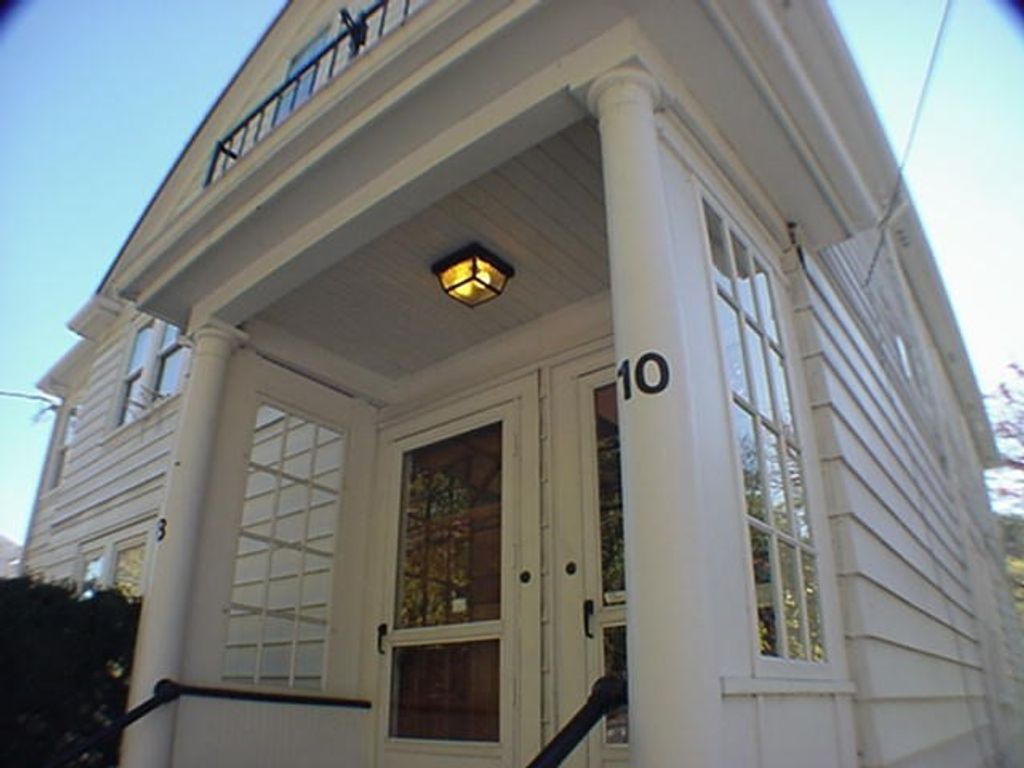 8-10 Kenrick Street 10, Boston, MA 02135