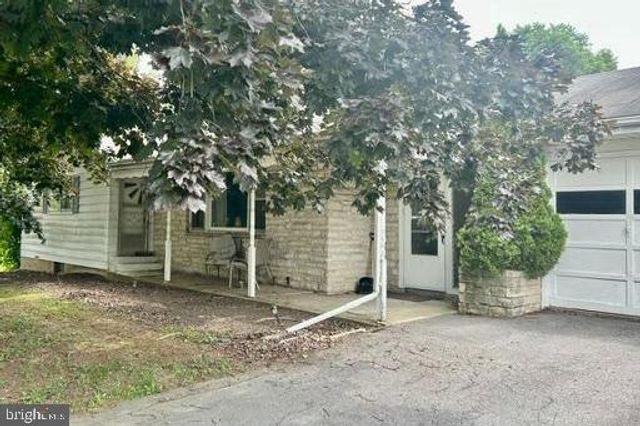 82 CARLISLE ROAD, Newville, PA 17241