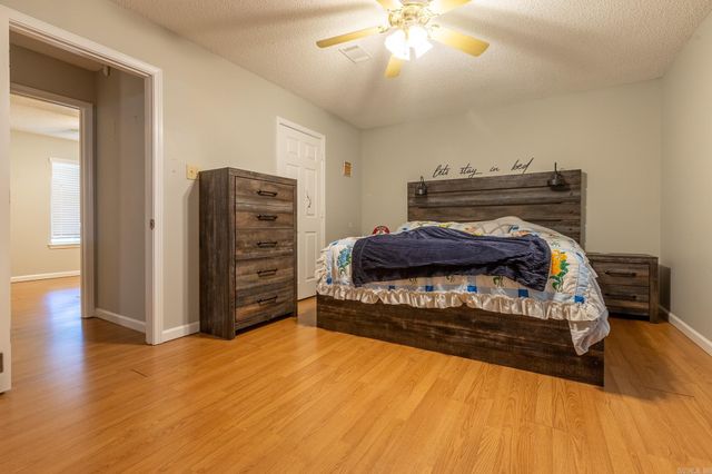 14 Hilltop Lane, Vilonia, AR 72173