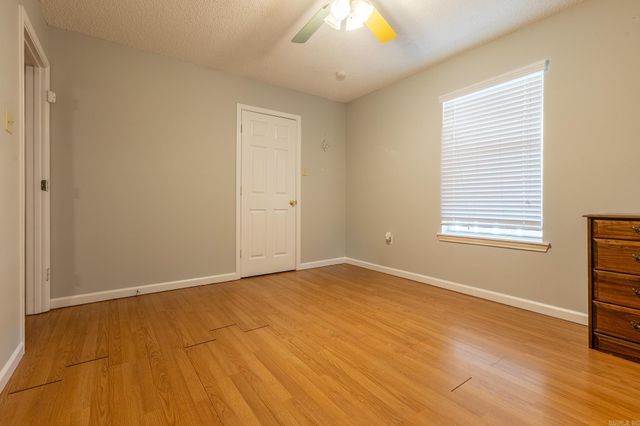 14 Hilltop Lane, Vilonia, AR 72173