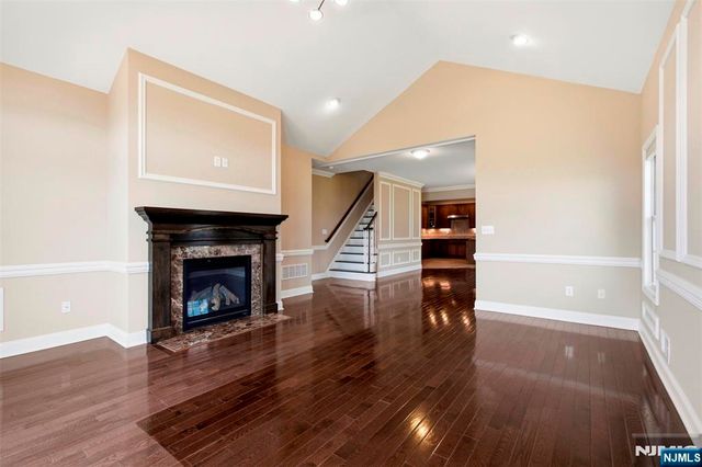 98 Tarrington Road, Hamburg, NJ 07419