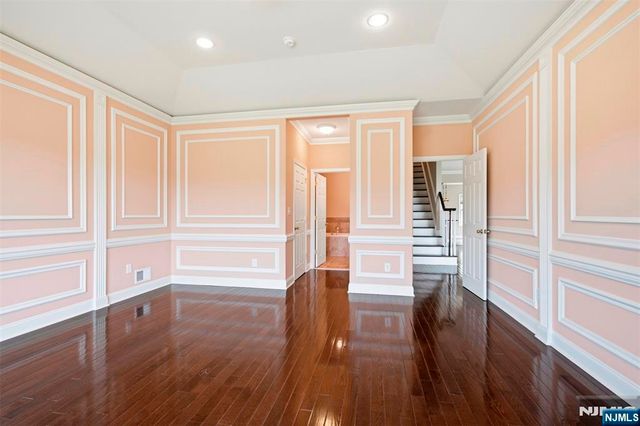 98 Tarrington Road, Hamburg, NJ 07419