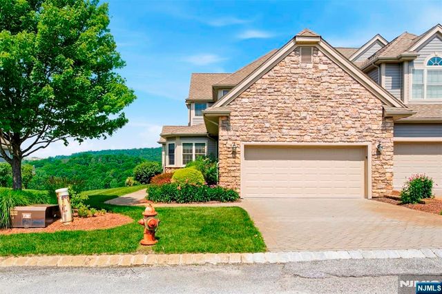 98 Tarrington Road, Hamburg, NJ 07419