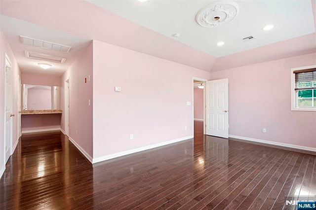 98 Tarrington Road, Hamburg, NJ 07419