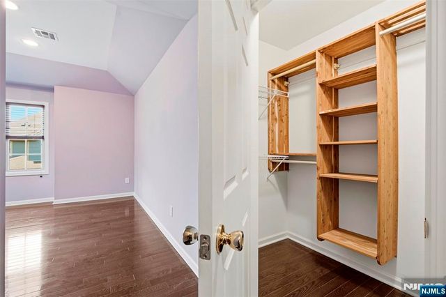 98 Tarrington Road, Hamburg, NJ 07419