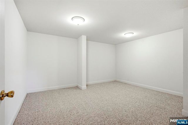 98 Tarrington Road, Hamburg, NJ 07419