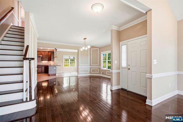 98 Tarrington Road, Hamburg, NJ 07419