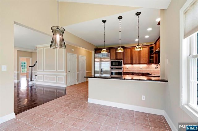 98 Tarrington Road, Hamburg, NJ 07419