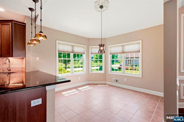 98 Tarrington Road, Hamburg, NJ 07419