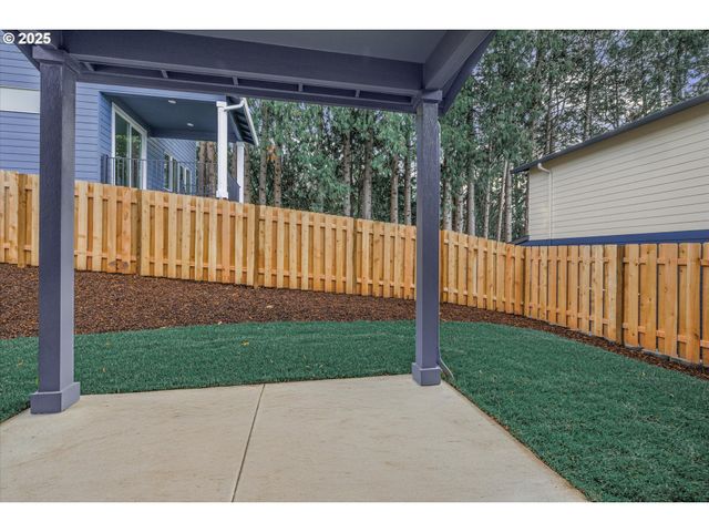 284 Nw MAWRCREST Ave, Gresham, OR 97030