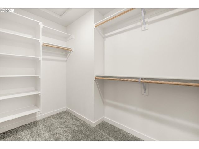 284 Nw MAWRCREST Ave, Gresham, OR 97030