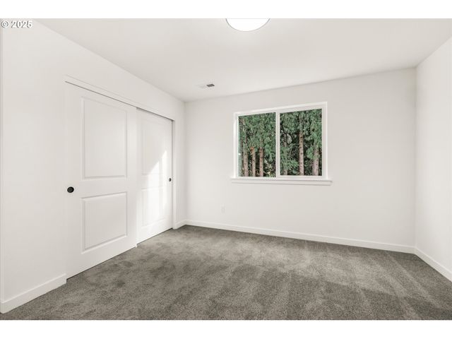 284 Nw MAWRCREST Ave, Gresham, OR 97030