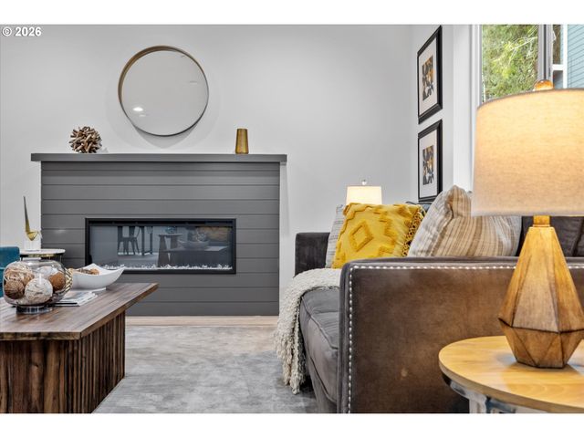284 Nw MAWRCREST Ave, Gresham, OR 97030