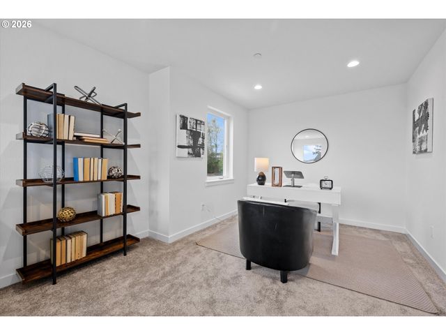 284 Nw MAWRCREST Ave, Gresham, OR 97030
