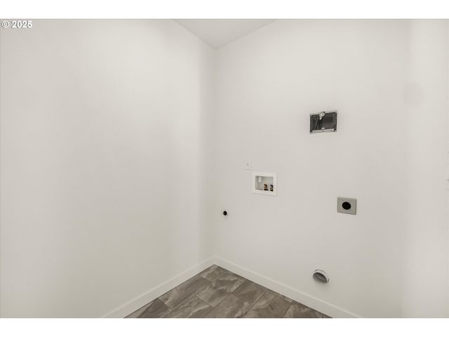 284 Nw MAWRCREST Ave, Gresham, OR 97030
