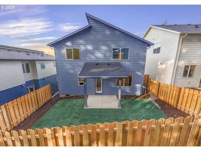 284 Nw MAWRCREST Ave, Gresham, OR 97030