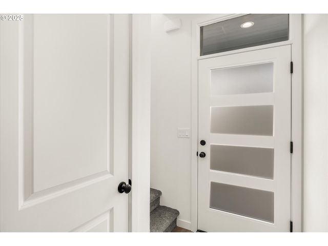 284 Nw MAWRCREST Ave, Gresham, OR 97030