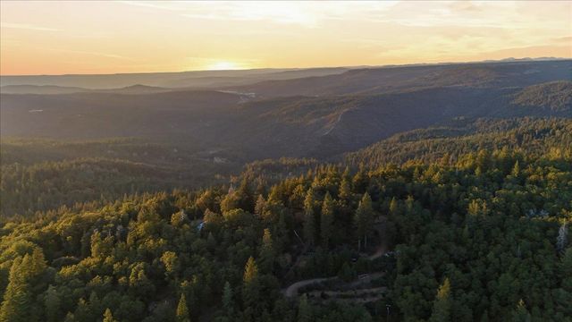 18274 Royal Plum Way, Nevada City, CA 95959
