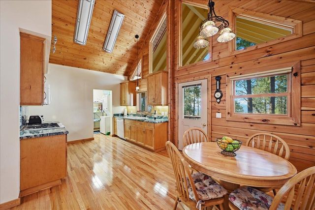 18274 Royal Plum Way, Nevada City, CA 95959