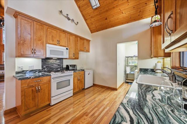 18274 Royal Plum Way, Nevada City, CA 95959